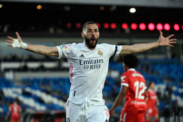 Benzema ayın futbolçusu seçildi
