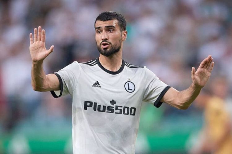 Mahir Emreli Lukas Podolski ilə birgə uğursuzların komandasına salındı - FOTO