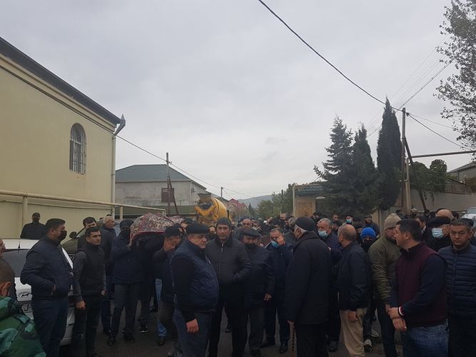 Elnur Əşrəfoğlu dəfn olundu - FOTO