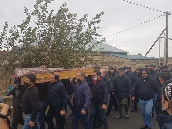 Elnur Əşrəfoğlu dəfn olundu - FOTO
