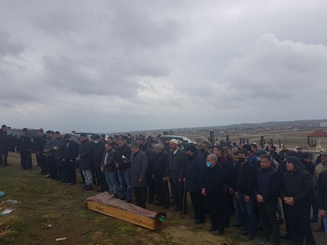 Elnur Əşrəfoğlu dəfn olundu - FOTO