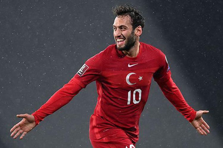 Hakan Çalhanoğlu məhkəməyə verildi