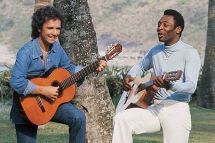 Səhhətindən danışdı və Roberto Karlosa təsəlli verdi – Pele