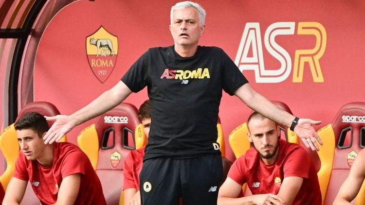 1000-ə çatdı - Joze Mourinyo