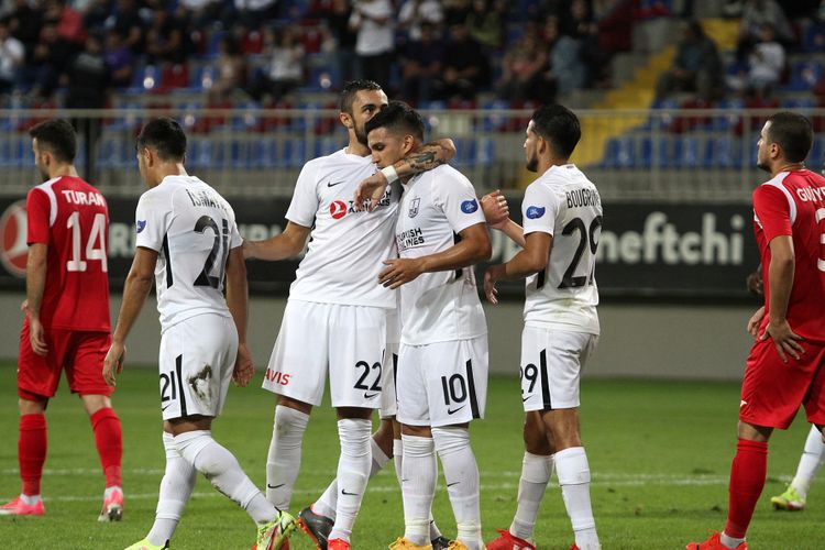 Futbolçuların mükafatını kəsir – “Neftçi” rəhbərliyi