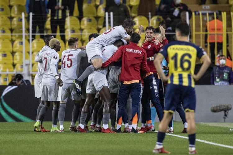 “Fənərbaxça” öz meydanında darmadağın oldu