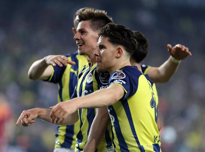 “Qalatasaray”ı məğlub edən “Fənərbaxça” 5 il 5 aylıq həsrətə son qoydu