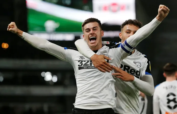 “Beşiktaş” İngiltərədən 2 futbolçu alır