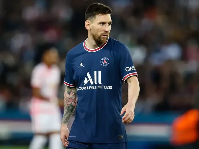 Messi zədələndi