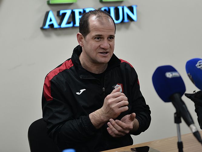 Elmar Baxşıyev: “Bizim qapımıza dərhal penalti verirlər”