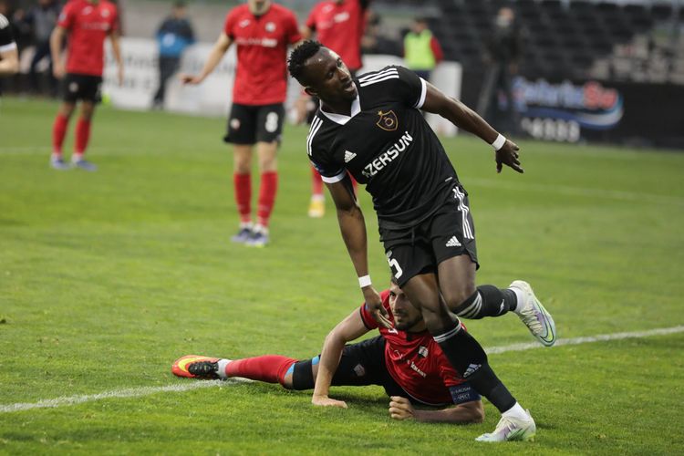 “Qarabağ”dan yeni rekord – “Neftçi” geri düşdü