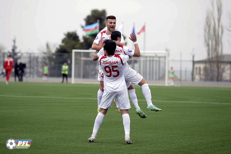 “Neftçi” “Fənərbaxça”da oynamış futbolçusunu qaytarır