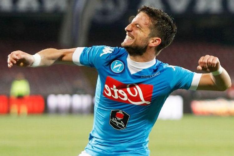 Mertens “Napoli”də qalır