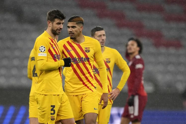 “Barselona”nın müdafiəçisinə Premyer Liqadan 3 təklif
