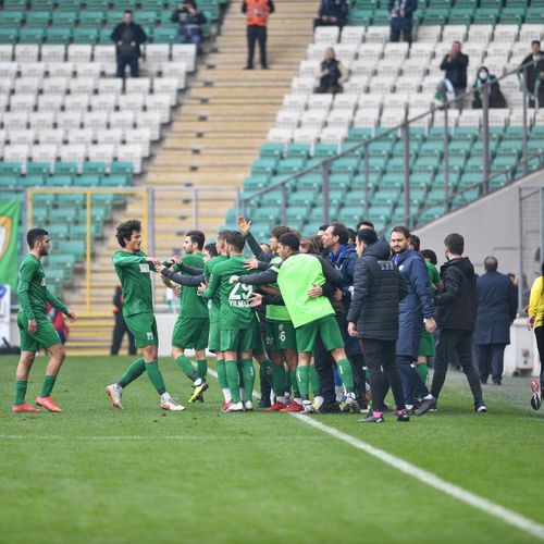 Ələskərovun assisti “Bursaspor”u təhlükəli zonadan çıxardı