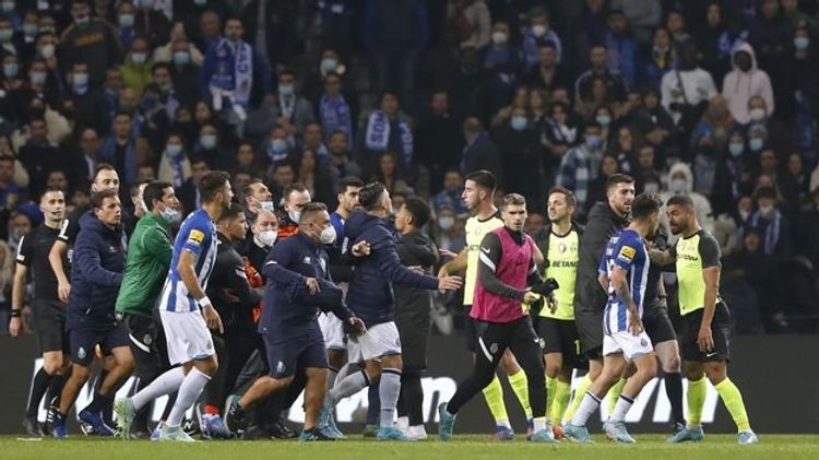 “Porto” – “Sportinq” oyununda qalmaqal