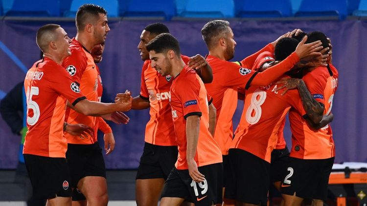 “Beşiktaş” “Şaxtyor”un futbolçularına elçi düşdü
