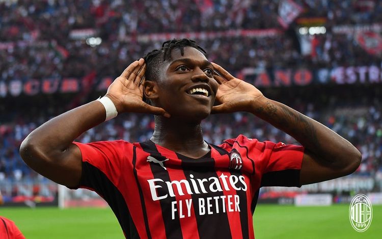 “Milan”ın hücumçusu yeni müqaviləyə razılaşdı