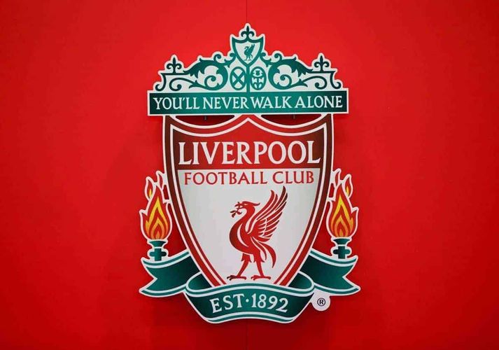 “Liverpul” iki müdafiəçisi ilə vidalaşacaq