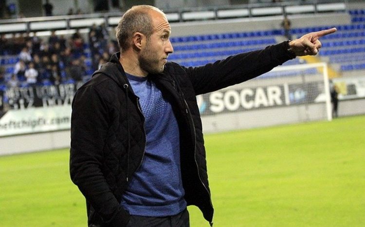 “Neftçi”nin baş məşqçisi: “İstəyirsən ki, yaxşı olsun, heç cür alınmır”