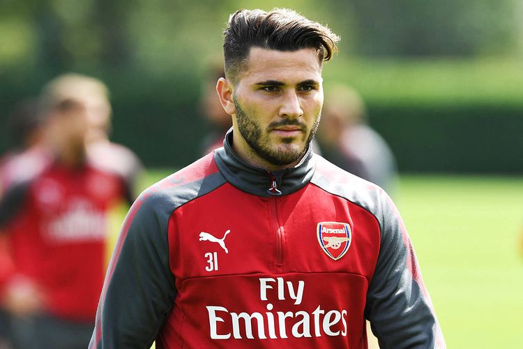 “Arsenal” müdafiəçilərini yola salır