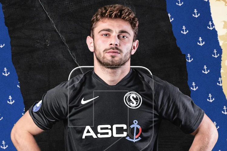 “Olimpiakos”la anlaşan futbolçu “Səbail”lə müqavilə imzaladı