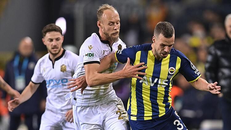 “Qalatasaray”a qayıdır – sabiq müdafiəçisi