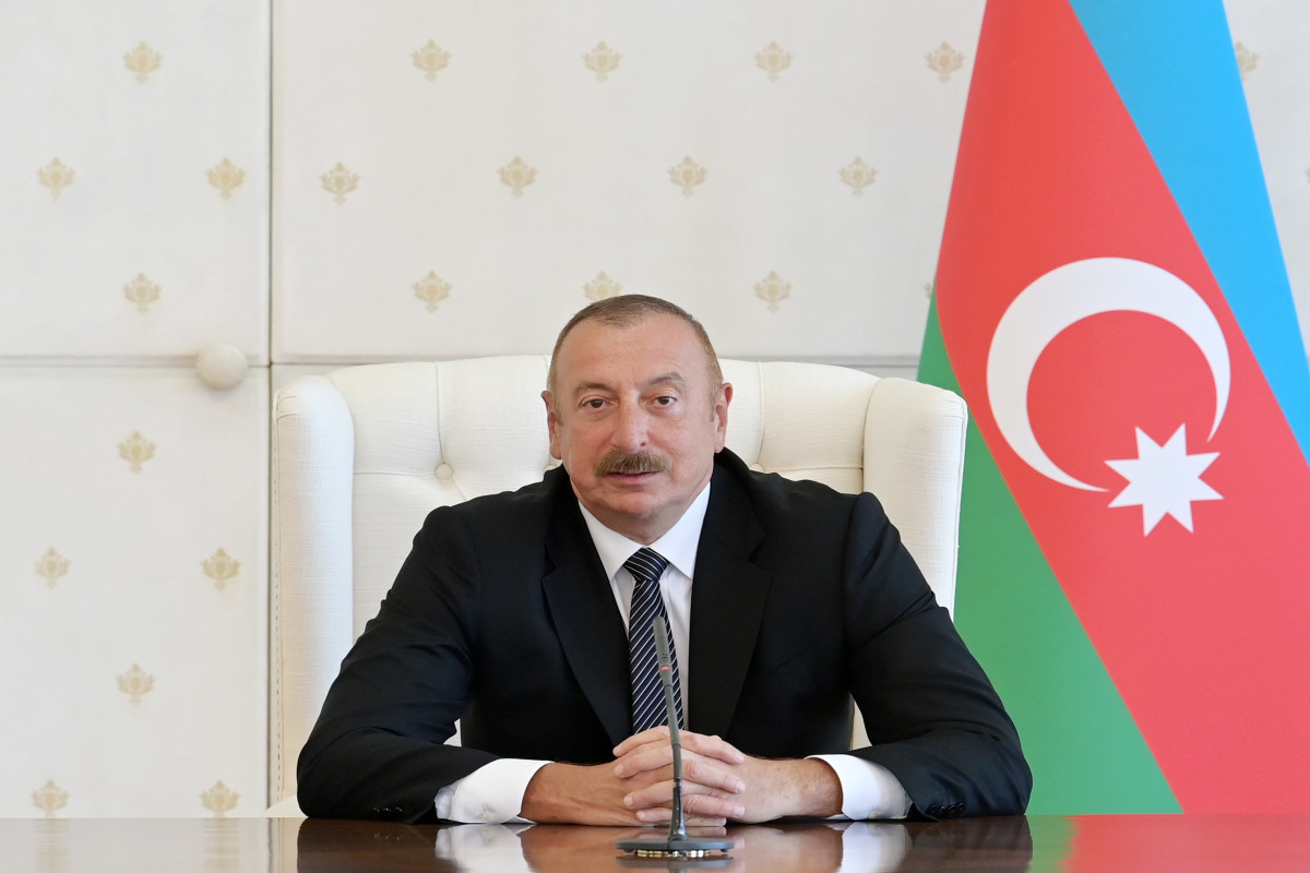 Azərbaycan Prezidenti: “Vətən sevgisi varsa, hətta bəziləri üçün əlçatmaz olan nailiyyətləri əldə etmək olar” 
