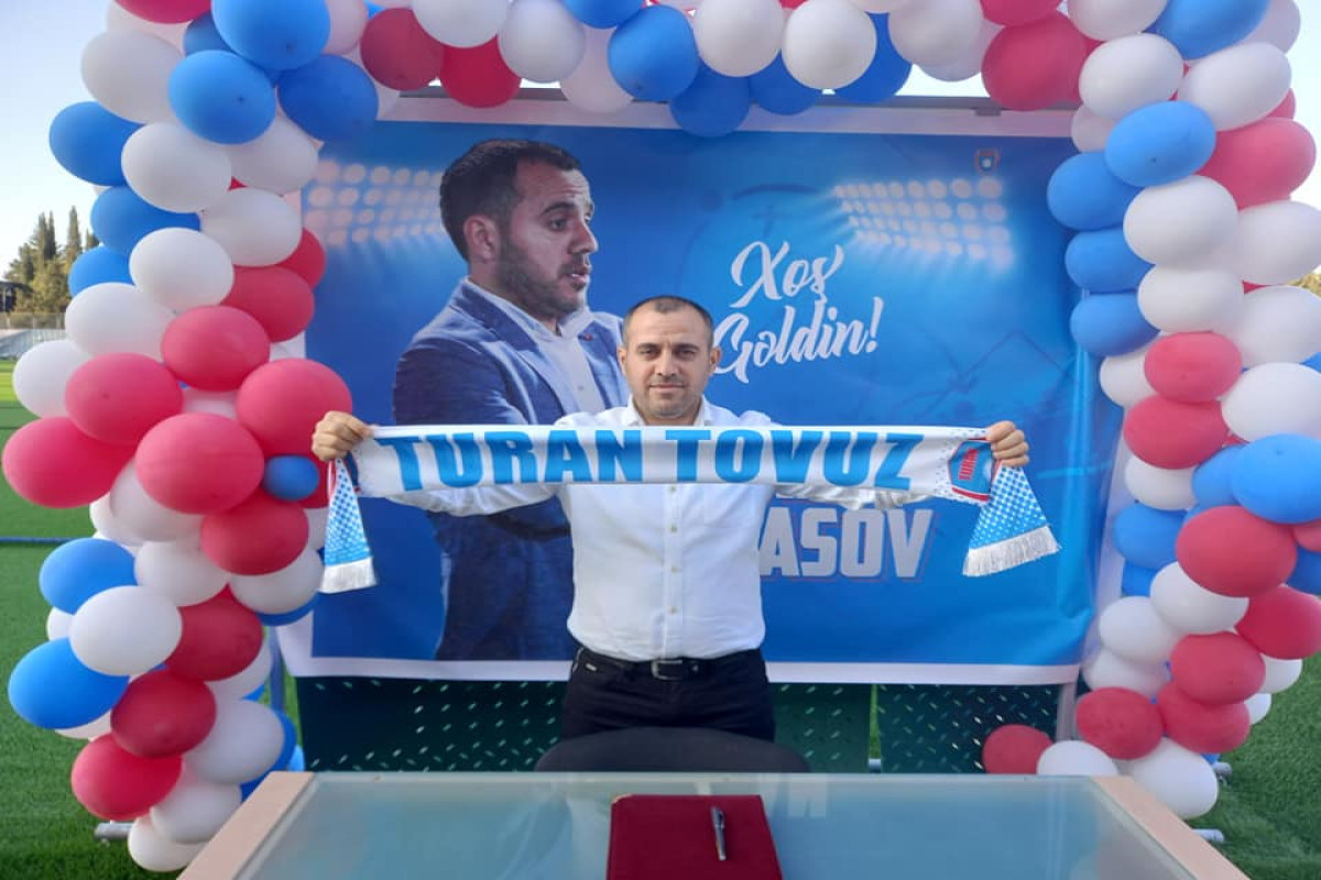 Ayxan Abbasov müqaviləni rəsmiləşdirdi 