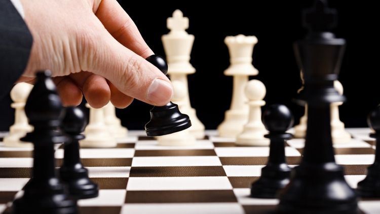 Dünya çempionatını təxirə saldı - FIDE