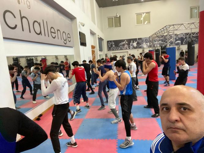 Yeni baş məşqçi yığma ilə hazırlıqlara başladı