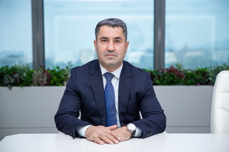 Rövşən Hüseynov: “Onlar fəxri kürsüdə yer almaq gücündədir”