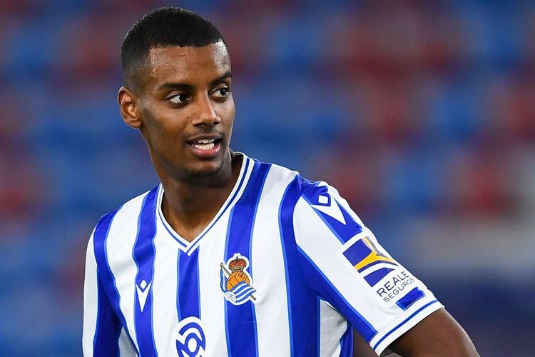“Liverpul” hücumçu transferinə 70 milyon avro ayırdı