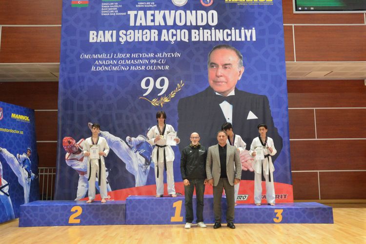 Taekvondo üzrə Bakı birinciliyinin açılış mərasimi keçirildi - FOTOSESSİYA