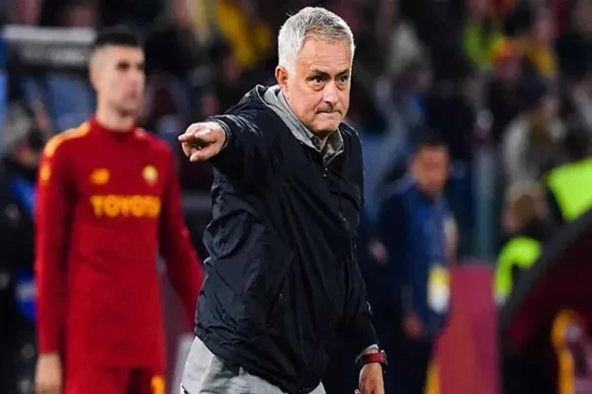 Mourinyodan ittiham: “Komandaya xəyanət etdi” 