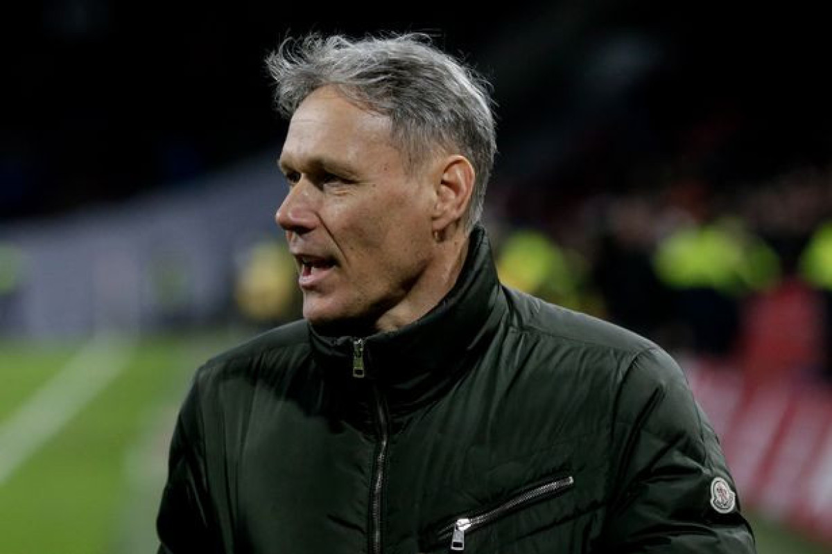 Van Basten: “O, əsl ağlayan uşaqdır” 