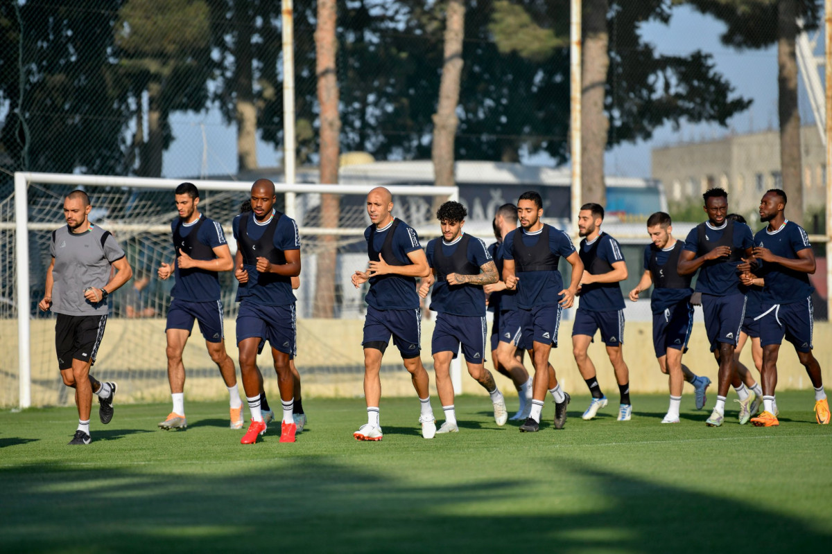 “Qarabağ” müdafiəçisini göndərir 