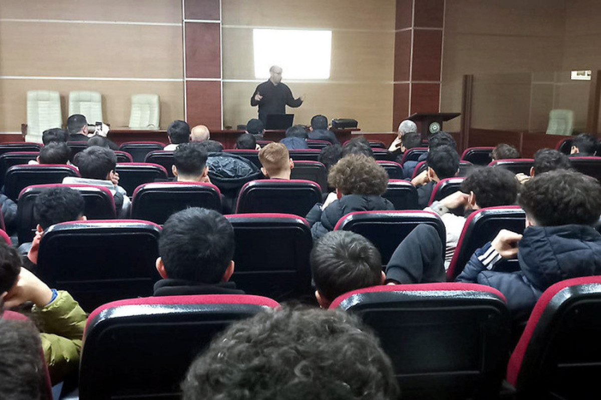“Qarabağ”ın akademiya komandaları üçün seminar 