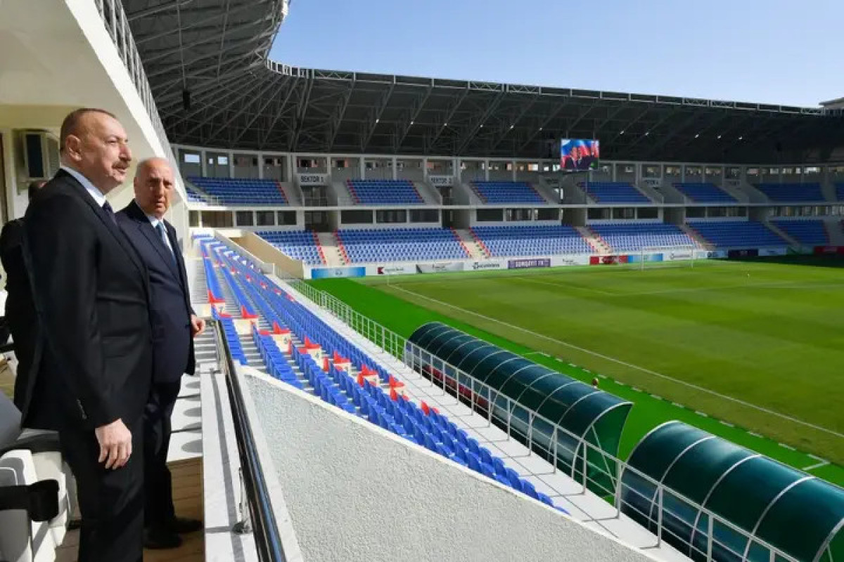 Dövlət başçısı Sumqayıt şəhər stadionunda yaradılan şəraitlə tanış olub - FOTO  - YENİLƏNİB 