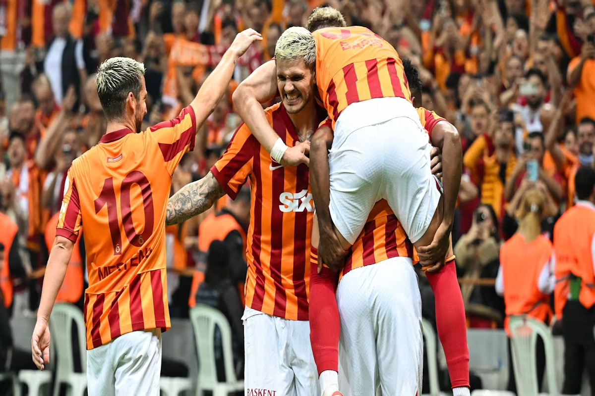 Qalatasaray rəhbərliyindən futbolçulara 1 milyon avroluq vəd 