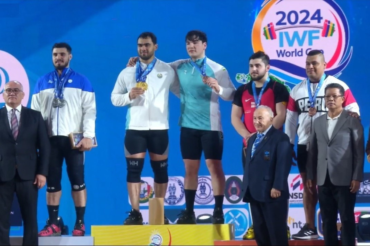 Ağırlıqqaldıranımız Dünya Kubokunda 3 gümüş medal qazanıb