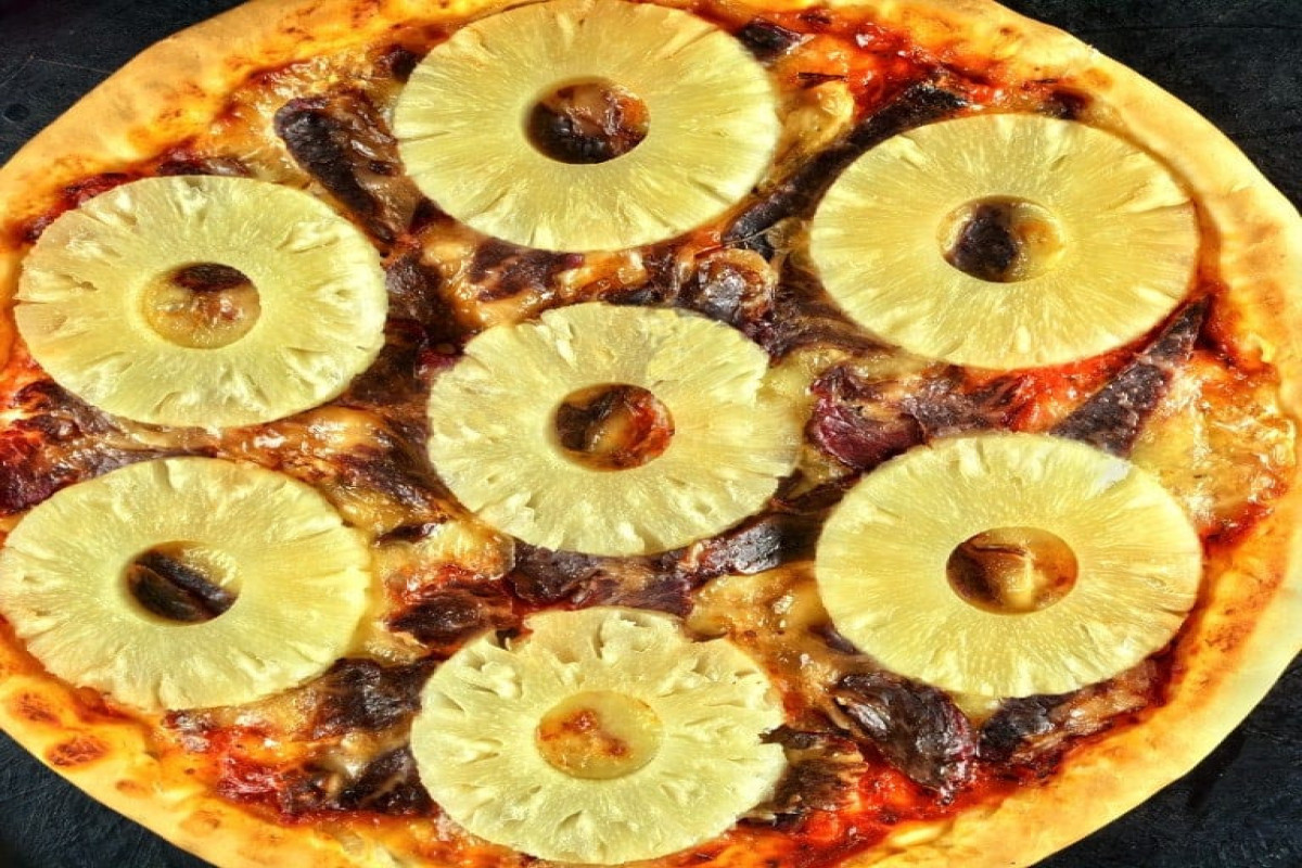 Honq konqluların intiqam üsulu: Ananaslı pizza