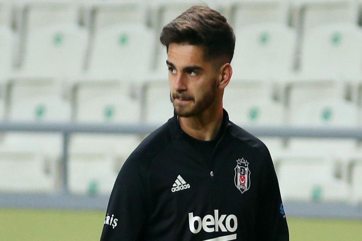 "Beşiktaş" gənc futbolçusu ilə yolları ayırıb