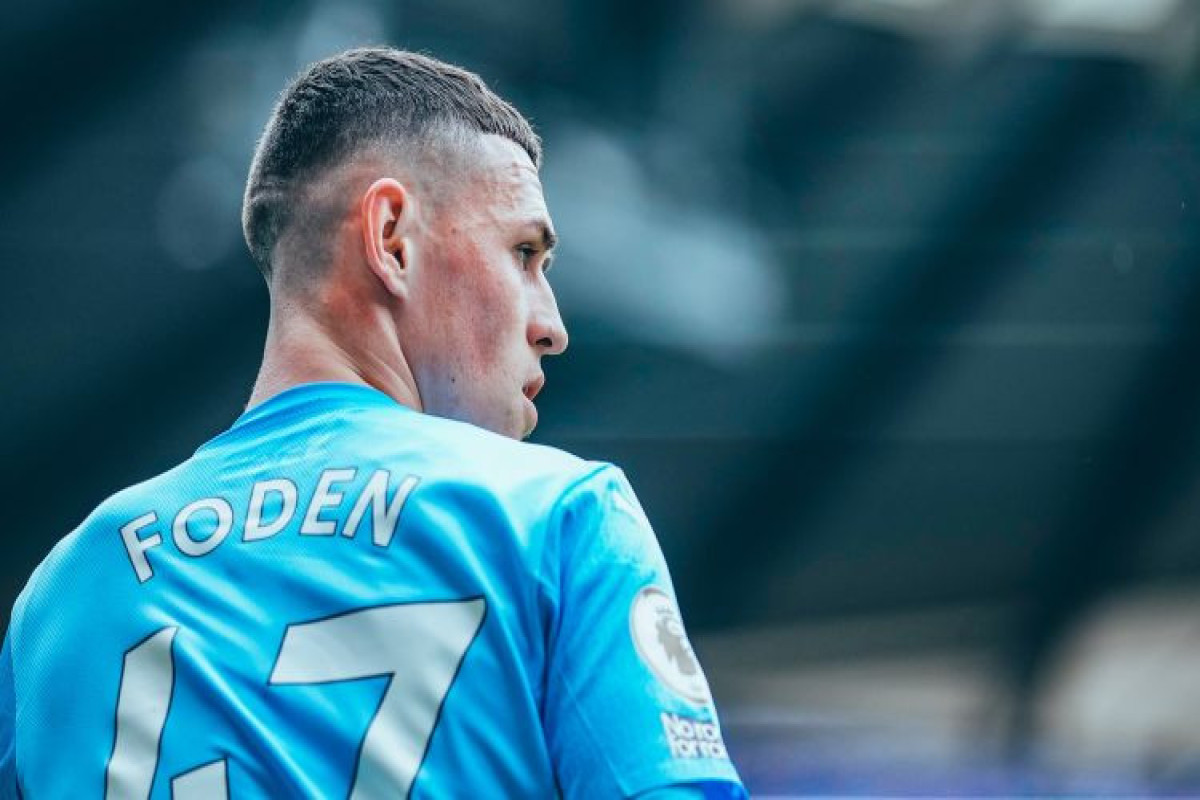 Fil Foden ilin futbolçusu seçildi