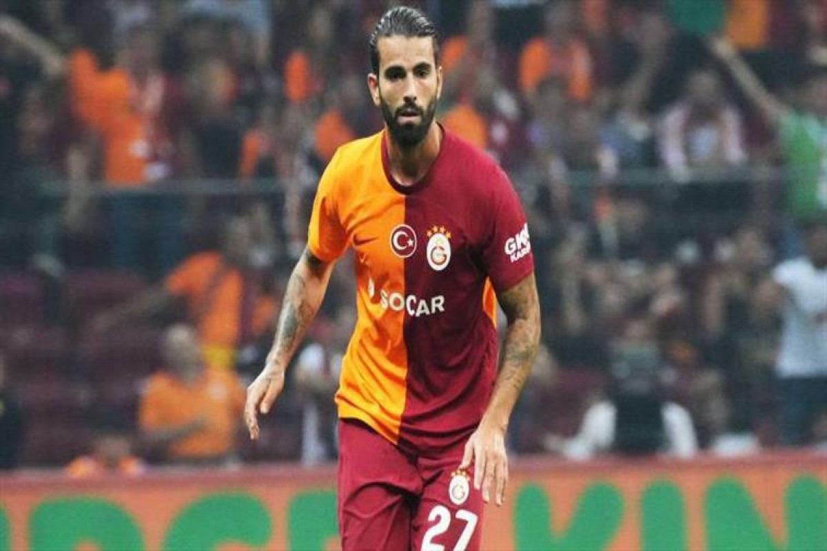 Oliveyra "Qalatasaray"dan ayrılmaq istəmir