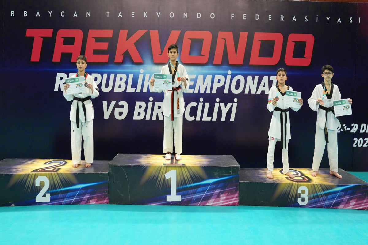 Daha 28 taekvondoçu mükafatlandırıldı - FOTO 