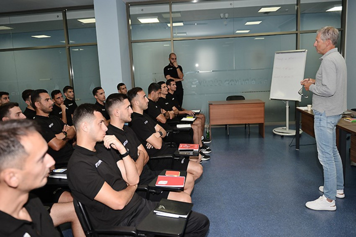 Azərbaycanın futbol hakimlərinin təlim-məşq toplanışı olub