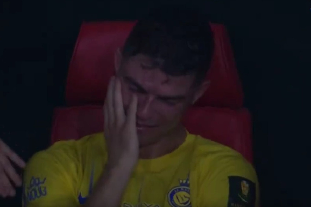 Kubok oyununda məğlub olan Ronaldo gözyaşlarını saxlaya bilmədi - VİDEO 