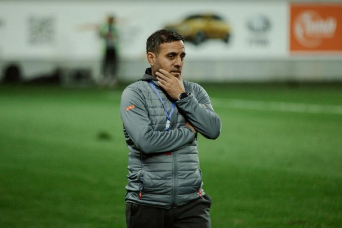 Ayxan Abbasov: "Futbolçu göndərmək asandır, gətirmək isə çətin"