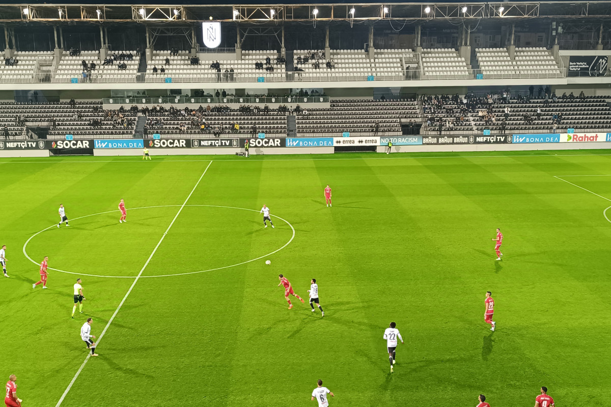 “Neftçi Arena”da matç başladı - YENİLƏNİR 